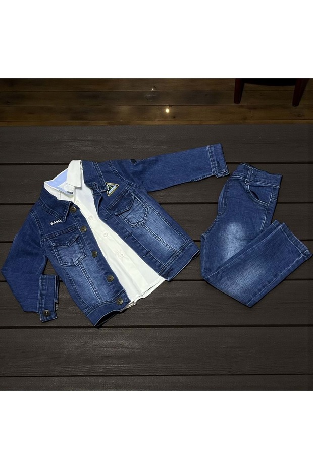 طقم ملابس من الدنيم مكون من ثلاث قطع باللون الأزرق الداكن