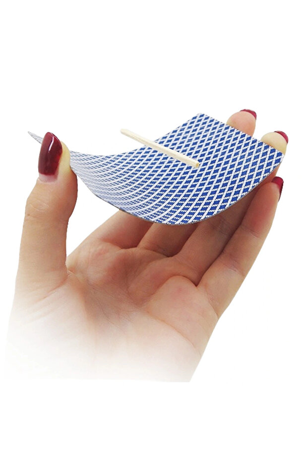 Matchstick throwing magic trick - simple magic trick - lisinya - 1