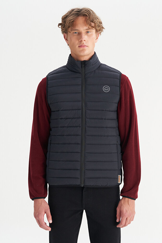Regular Fit Mock Neck Men's Puffer Vest W2520511001