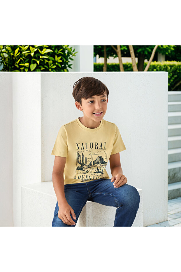 Typographic Print T-shirt with Crew Neck and Short Sleeves