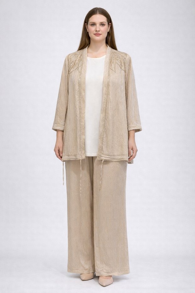 Kupraçeket Two-Piece Suit with Trousers