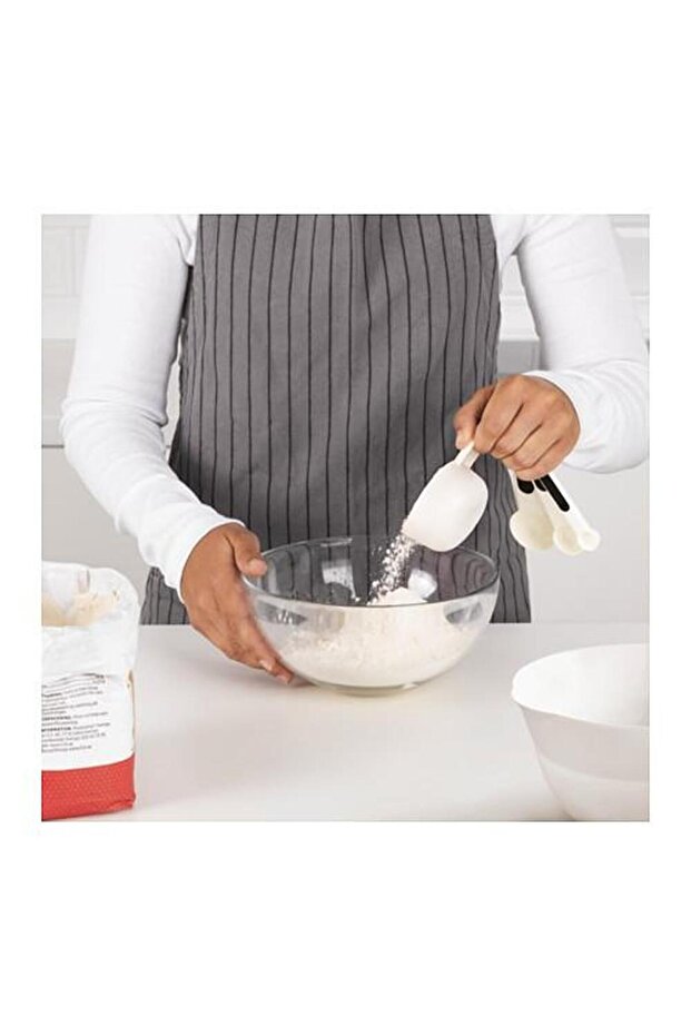 white measuring cup - 3