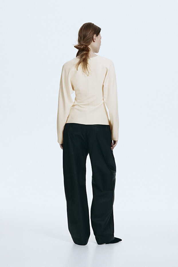 V Yakalı Triko Üst - 4