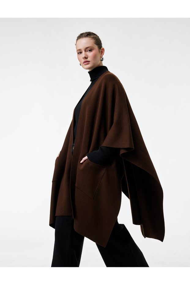 Long Oversized Knitwear Poncho with Pockets