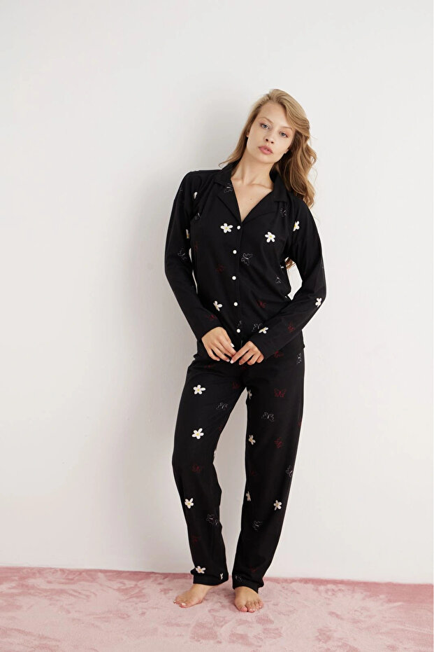 Women's Front Buttoned Long Sleeve Daisy Patterned Pajama Set