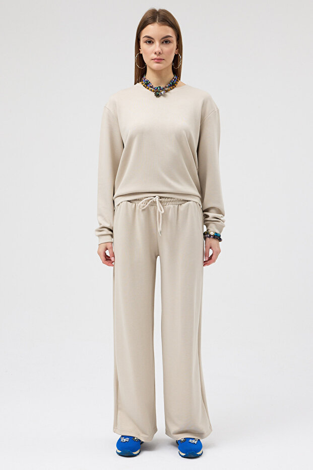 Women's Crew Neck O Fabric Beige Sweatshirt