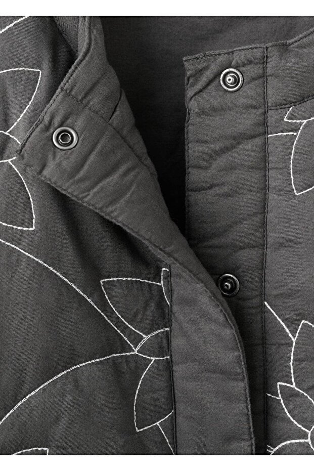 İşlemeli kapitone mont - 3