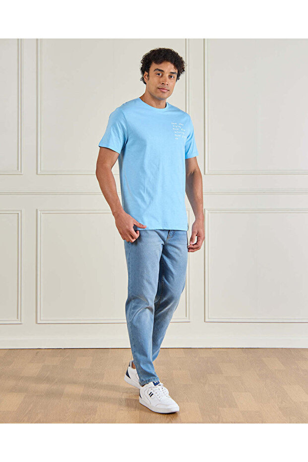 تي شيرت رجالي أزرق برسومات أساسية - 2