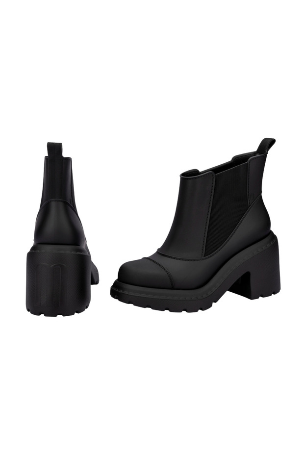 COURTNEY BOOT AD - 2