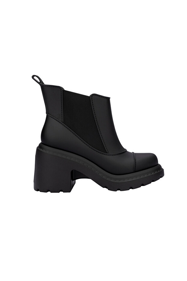 COURTNEY BOOT AD - 5