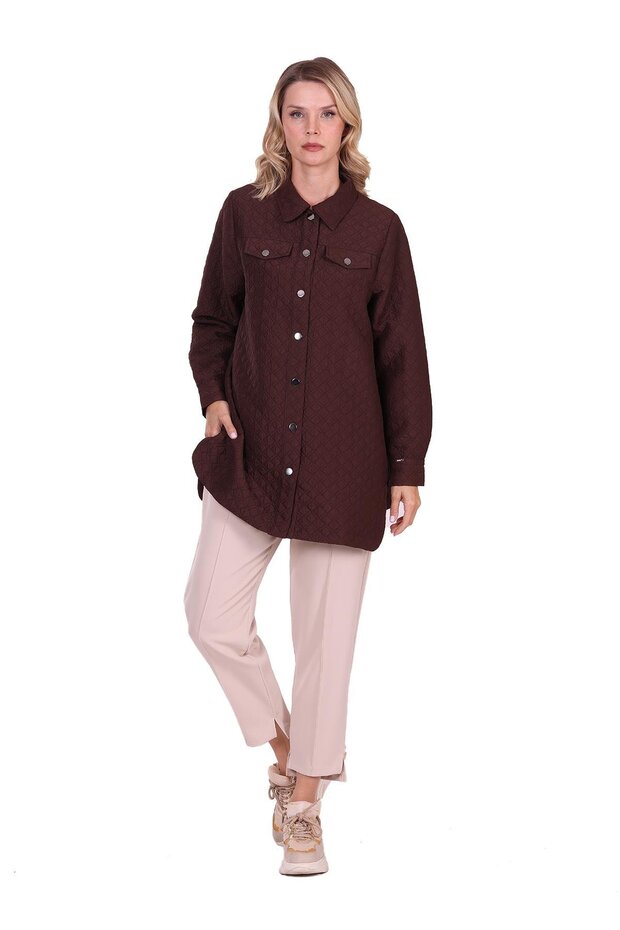 قميص مبطن بني اللون