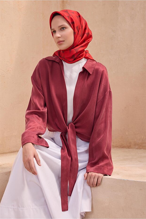 وشاح حرير تويل 100% بنمط هندسي أحمر 4117 - 34