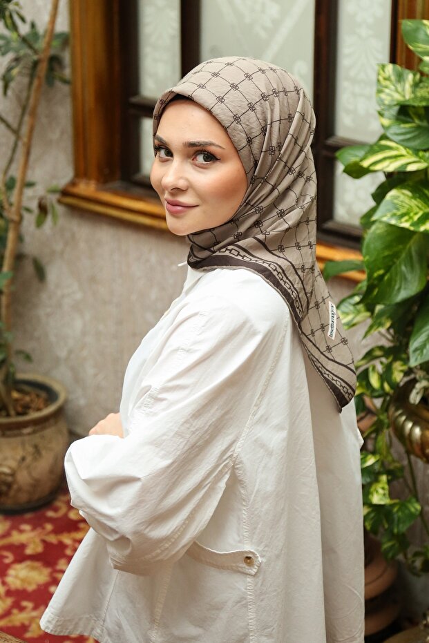 Ecozen Scarf Tn2106 Monogram 03-Mink-Acid Brown
