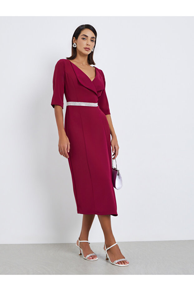 Zipper at center back no slit at skirt half sleeves Sheath Midi Dress