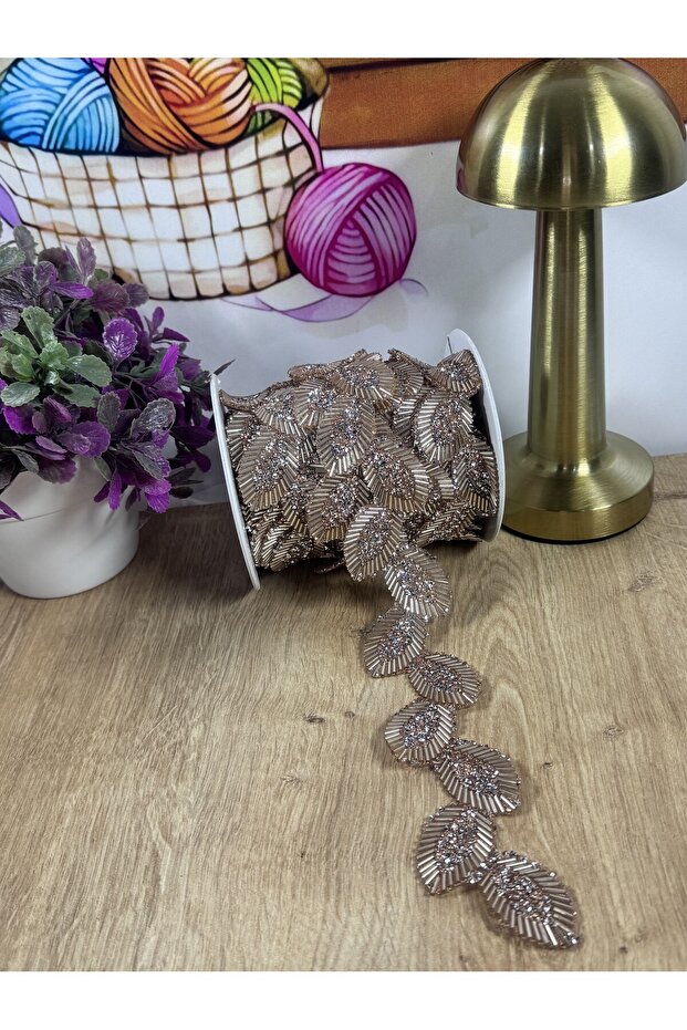 Leaf Patterned Adhesive Strip Accessory (1Mt) - 1