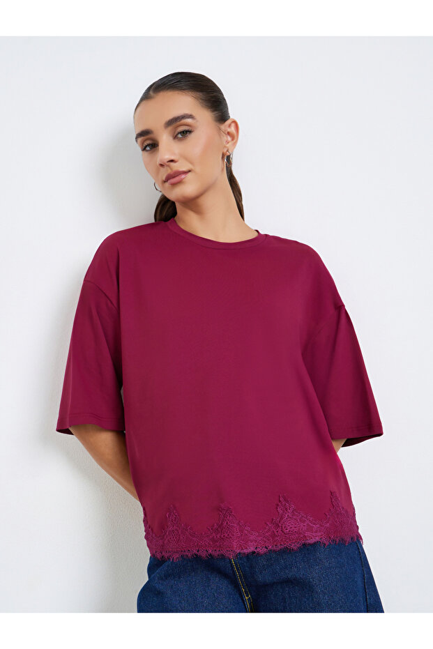 Women Burgundy Lace Hem Oversized T-Shirt