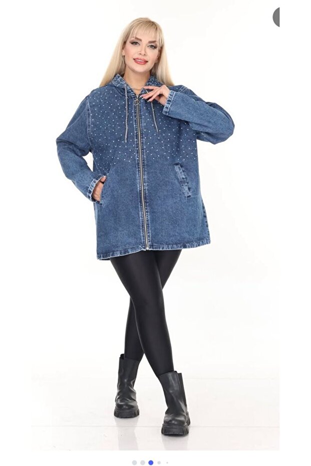 Plus Size Stone-Washed Jeans