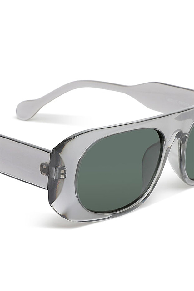 Women Flat Bridge Oval Sunglasses in Grey