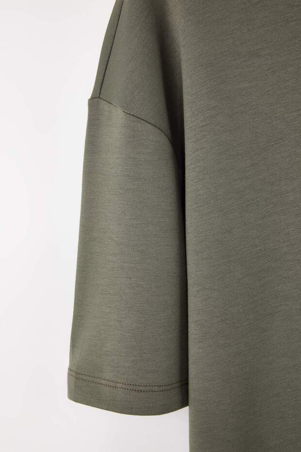 Haki Oversize/Geniş Kesim Yumuşak Dokulu Basic T-Shirt TMNSS26TS00003 - 6
