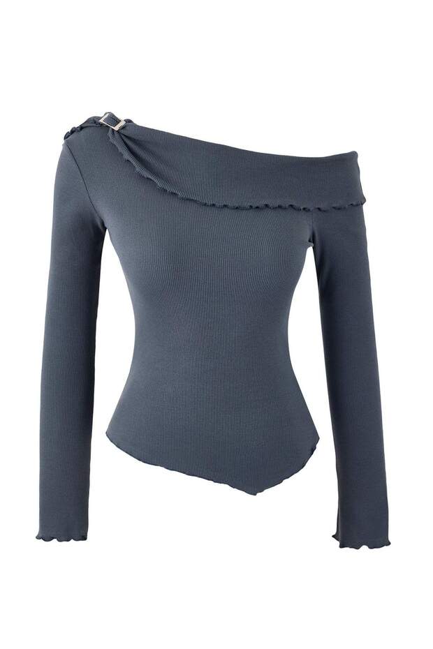 Antrasit Fitted/Vücuda Oturan Asimetrik Yaka Aksesuar Detaylı Fitilli Esnek Örme Bluz TWOSS26BZ00072 - 5