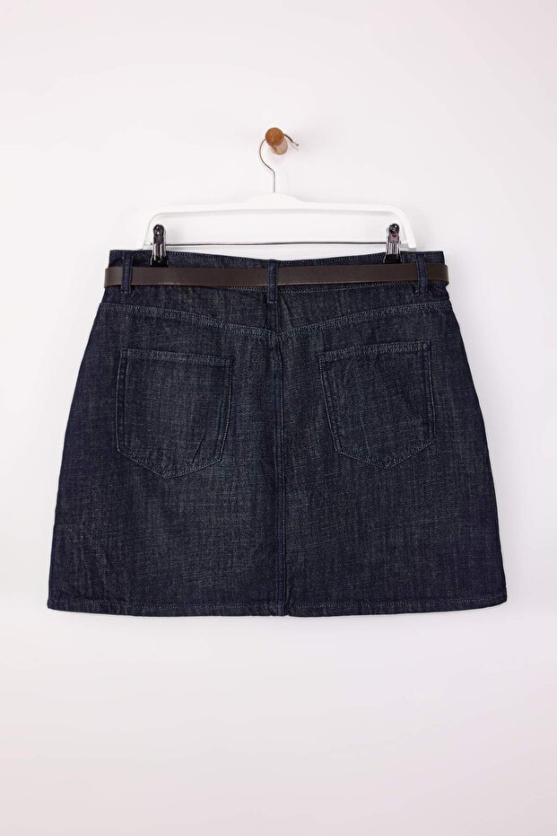 Koyu Mavi Kemer Detaylı Arkası Etek Görünümlü %100 Pamuk Non-Stretch Denim Şort Etek TBBSS26AP00004 - 9