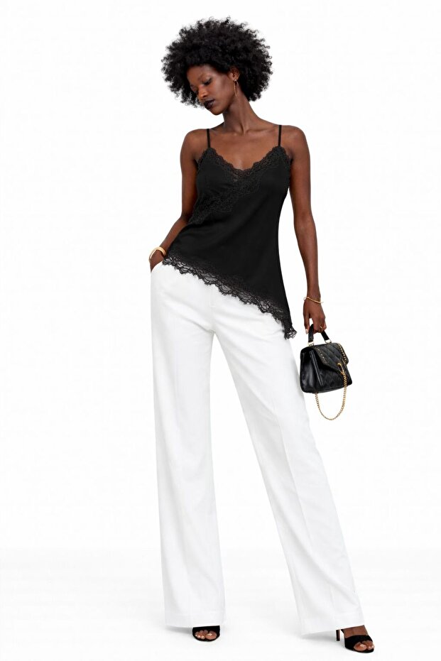Asymmetrische Bluse mit Spitzendetail - 1