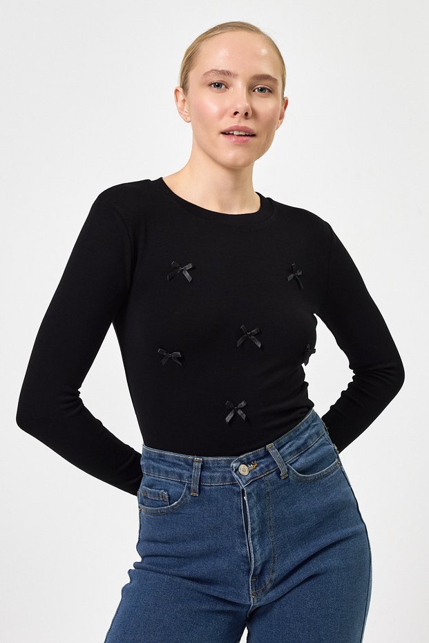 8264A Crew Neck Ribbon Badi Black
