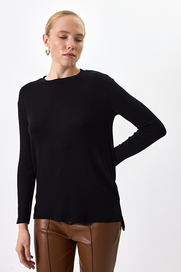 تيشيرت أسود برقبة دائرية شق تونيك 8229A - 6