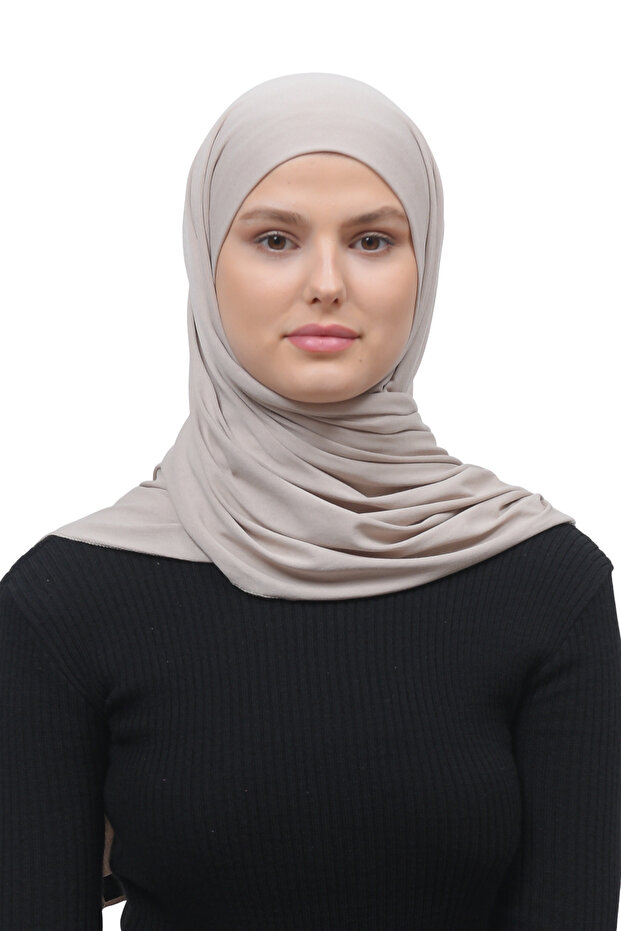 شال حجاب قطني ممشط بلون كريمي داكن