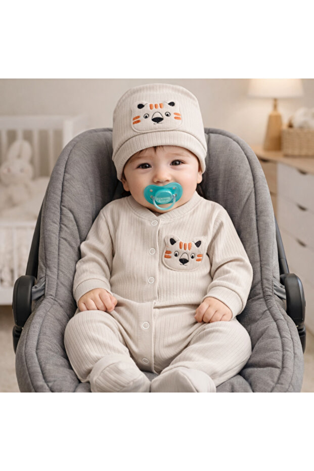 Cotton Corded Fabric Newborn Baby Rompers & Hat Set with Lion Figure