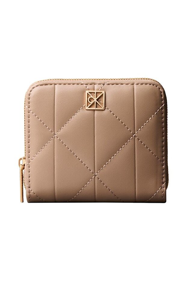 QUILTED SQUARE ZIP AROUND - 1