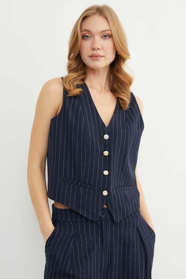 سترة مخططة بأزرار - 3