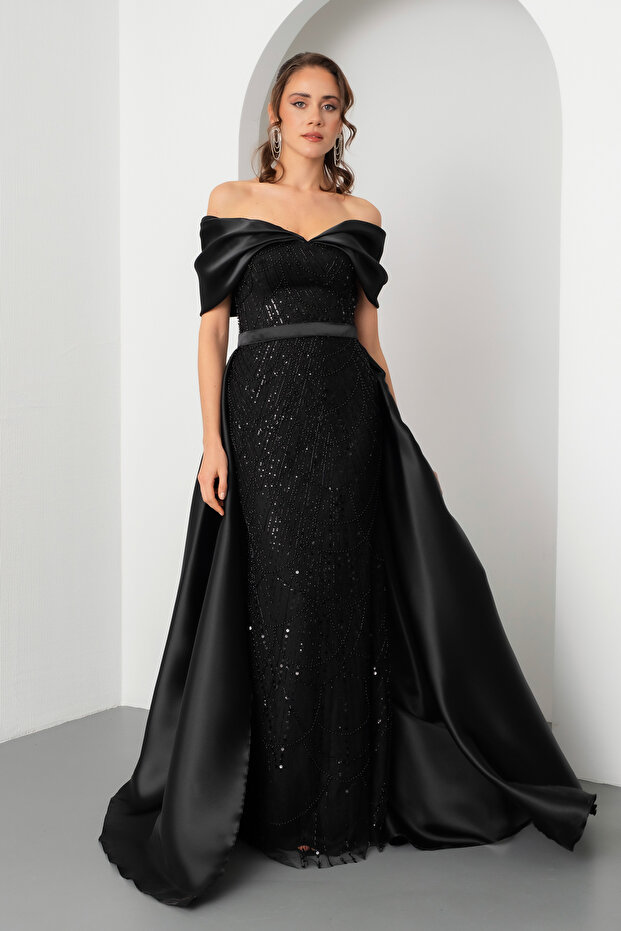 Women's Black Slim Fit Boat Neck Tailed Long Evening Dress