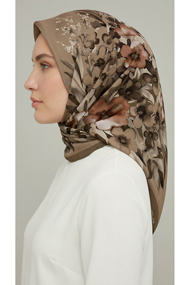 وشاح من الرايون بنقشة الزهور - لون الجمل - 2