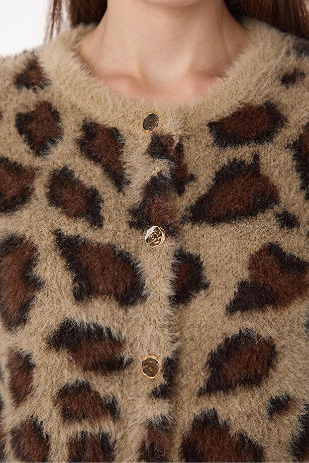 جاكيت فرو بنقشة الفهد - 4