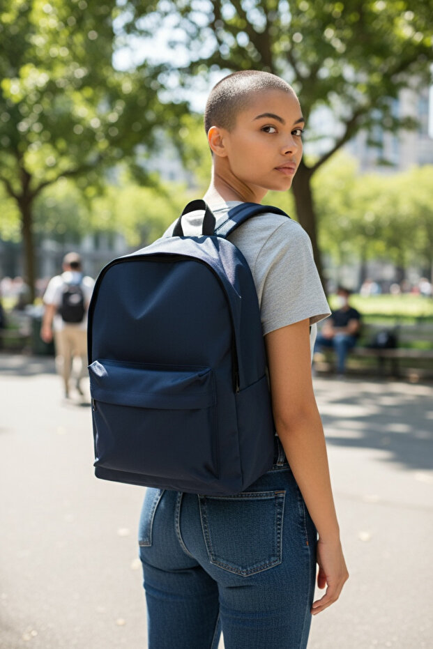 حقيبة ظهر زرقاء داكنة - 3