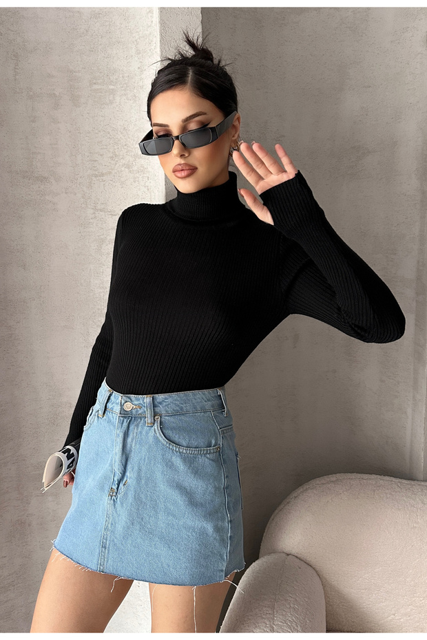 Thick Knitted Pullover Sweater - 1