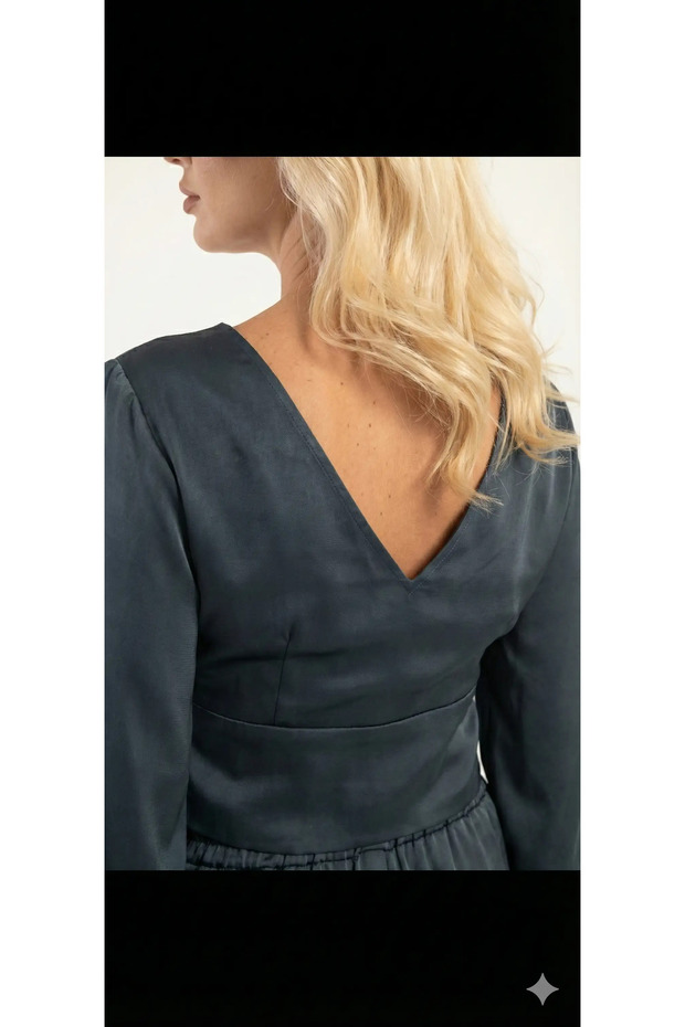 بلوزة من القماش الفلوش مع فتحة خلفية - 4