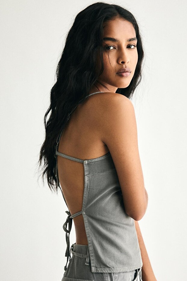 Sırtı açık top - 1