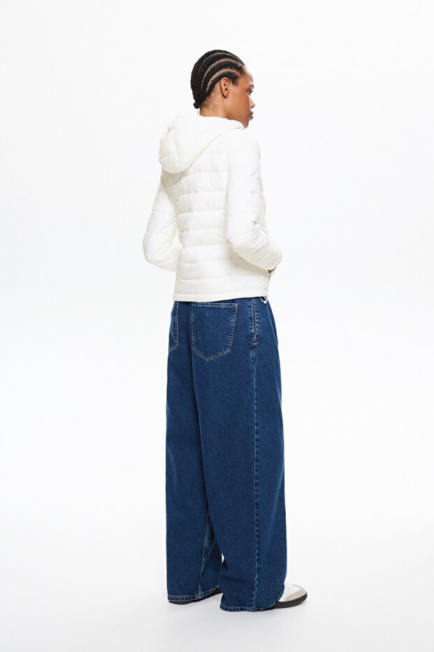 Kapüşonlu hafif şişme ceket - 2