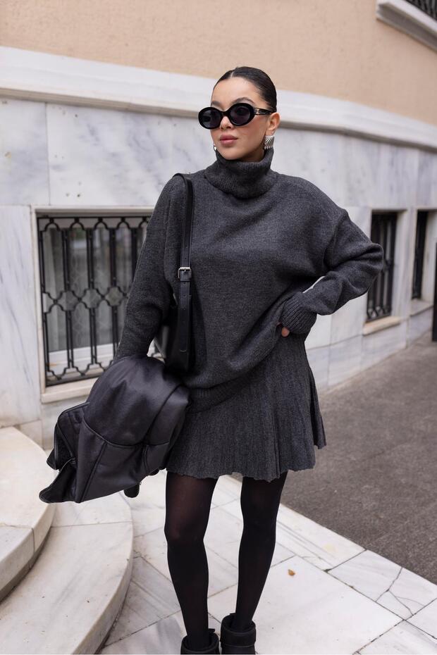 Women's Turtleneck Knitwear Sweater Pleated Skirt Knitwear Set