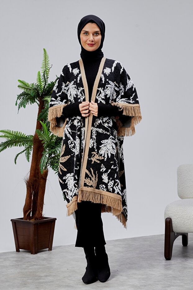 Beard Patterned Tassel Tricot Poncho