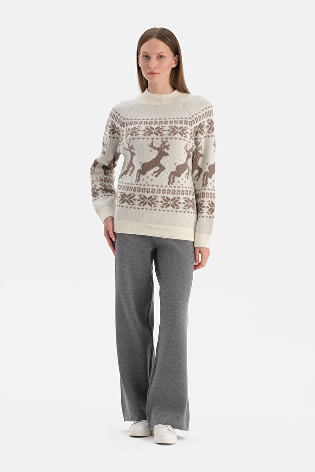 Ecru Deer Patterned Christmas Sweater - 2