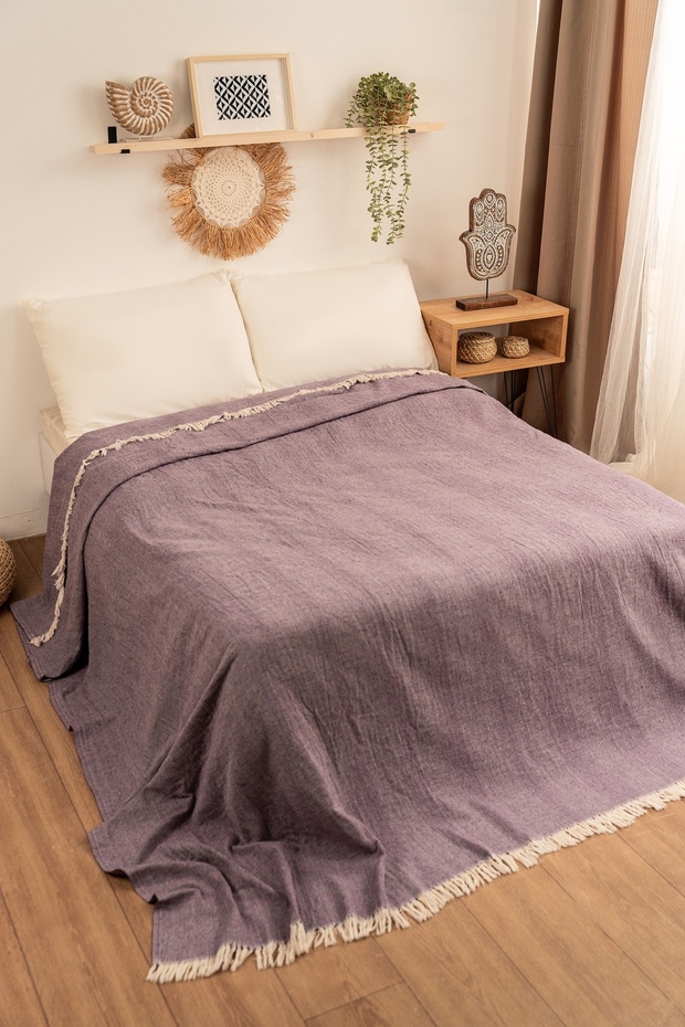 Muslin Piquette and Bedspread