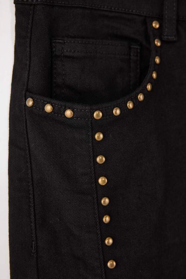 Solmayan Siyah Yüksek Bel Trok Detaylı Esnek Büyük Beden Mom Jeans TBBAW26CJ00057 - 6