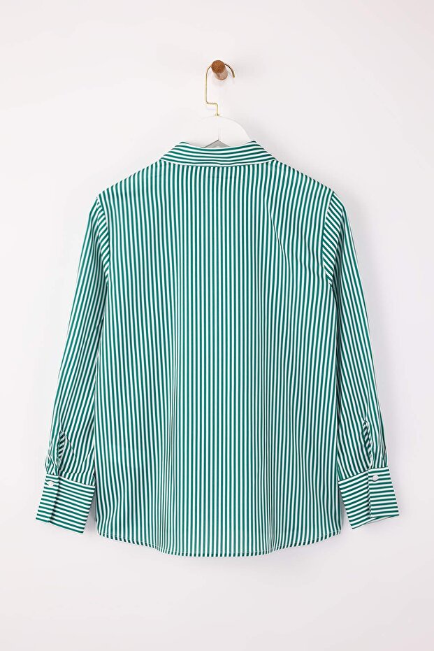 Beyaz Yeşil Çizgili Kontrast Patlı Oversize/Geniş Kalıp Gömlek TWOSS26GO00010 - 7