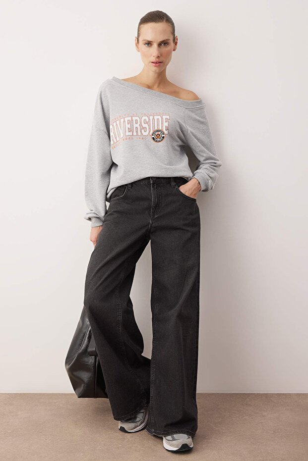 Gri Melanj Antrasit Slogan Baskılı Açık Omuzlu Örme Sweatshirt TWOAW26SW00201 - 3