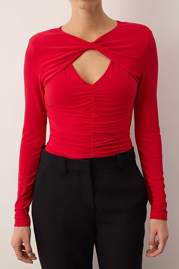 Kırmızı Cut Out/Pencere Detaylı Örme Body TPRAW24BD00000 - 3