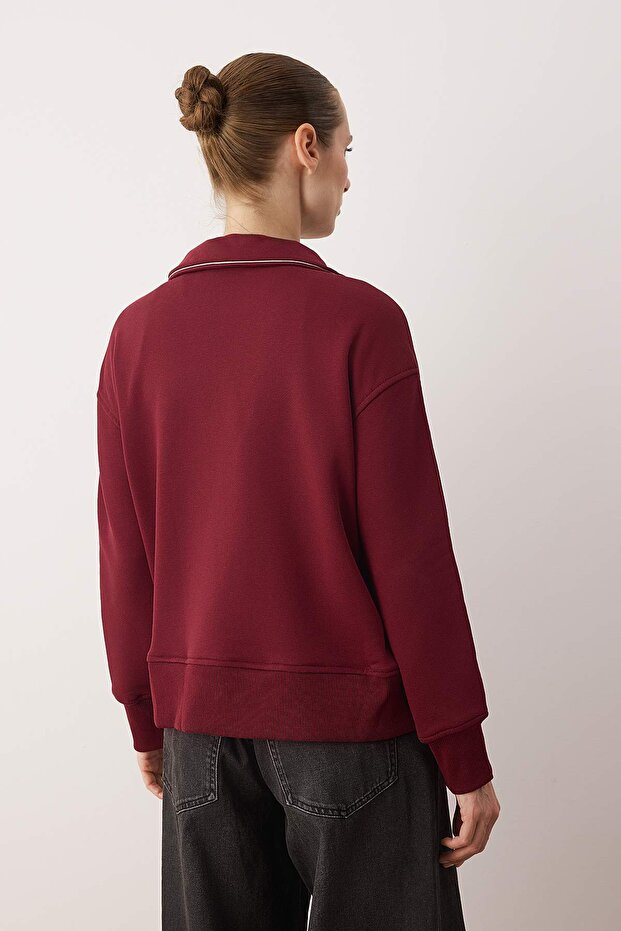 Bordo Fermuarlı Polo Yaka Şerit Detaylı Regular/Normal Kesim Örme Sweatshirt TWOAW26SW00034 - 4