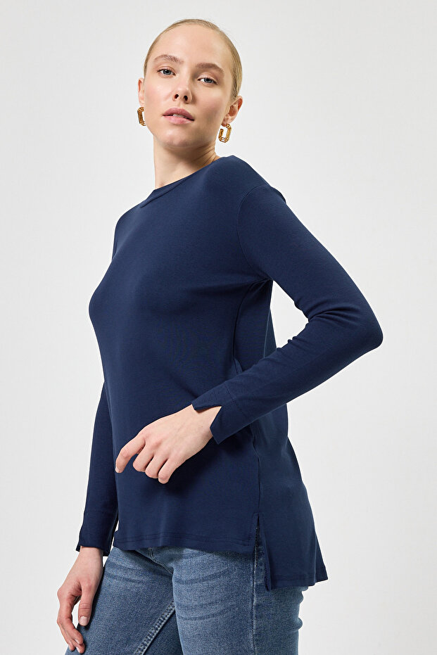 تيشيرت أزرق داكن برقبة دائرية شق تونيك 8229A - 2